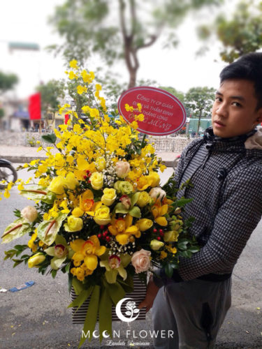 giỏ hoa tặng sinh nhật tại hà nội mầu vàng
