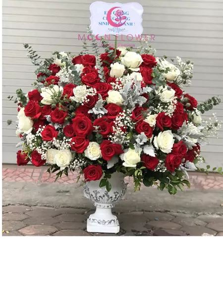 Bình hoa lãng mạn hoa tặng 20 tháng 10