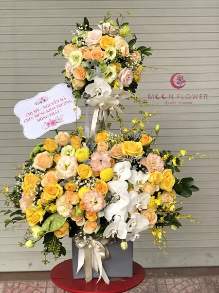 Giỏ hoa đẹp ngày 20/10 màu vàng 2 tầng