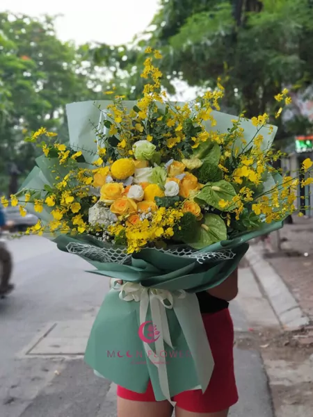 Bó hoa ngày 20/10 hoa lan vũ nữ vàng quý phái