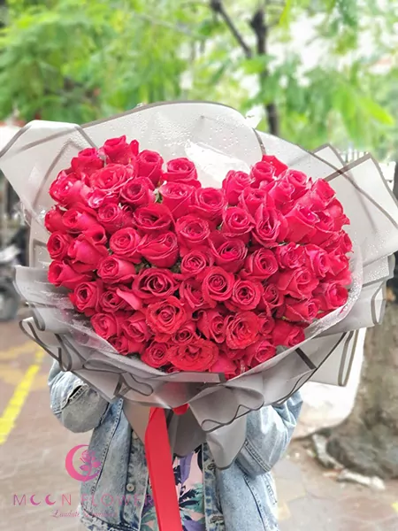 Bó hoa hồng đỏ hình trái tim ngày lễ tình nhân 14/2