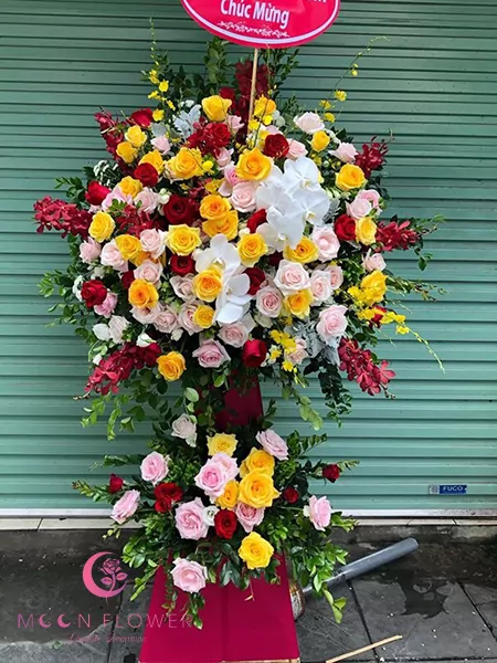 Kệ hoa chúc mừng đỏ vàng - Hưng Thịnh