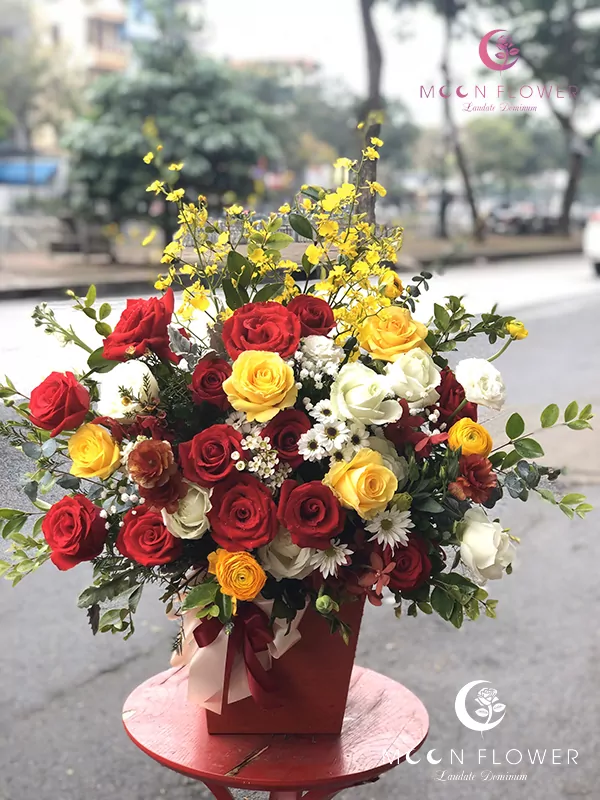 Giỏ hoa sinh nhật tại Hà Nội đỏ vàng