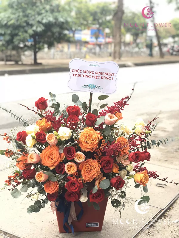 Giỏ hoa mừng sinh nhật hồng sắc cam đỏ