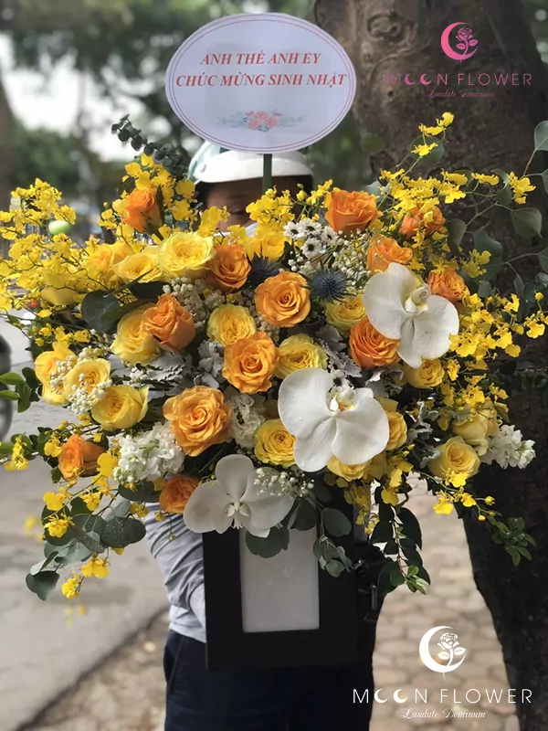 Giỏ hoa sinh nhật Hà Nội màu vàng sang trọng