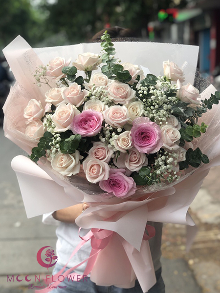 Bó hoa tặng 20 tháng 10 hồng kem - Lãng Mạn