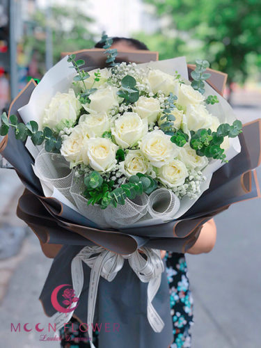 Bó hoa chúc mừng ngày 20/10 hồng trắng - Tôn Vinh