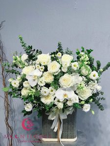 Giỏ hoa màu trắng Hà Nội - Tình yêu trong sáng