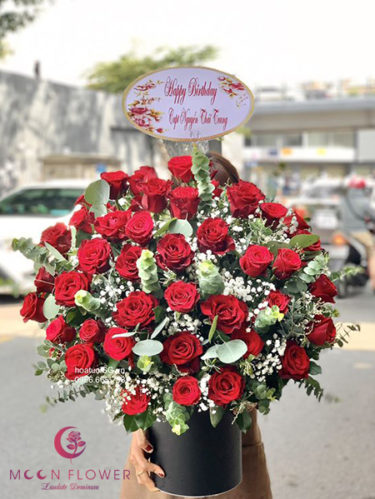 Giỏ hoa sinh nhật hồng đỏ - Tình yêu đam mê