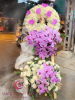 Vòng hoa chia buồn - Tôn Vinh