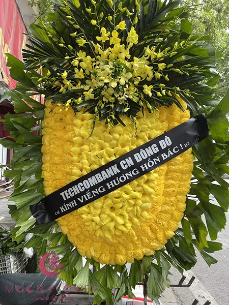Vòng hoa cườm đám tang - Thành Kính