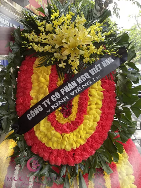 Vòng hoa tang lễ truyền thống - Trang Nghiêm