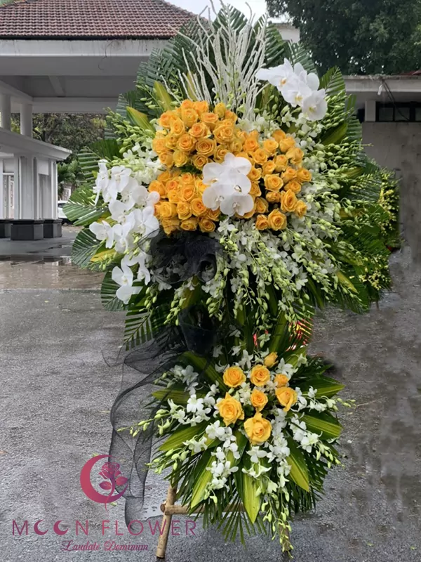 Vòng hoa kính viếng - Ngàn thu
