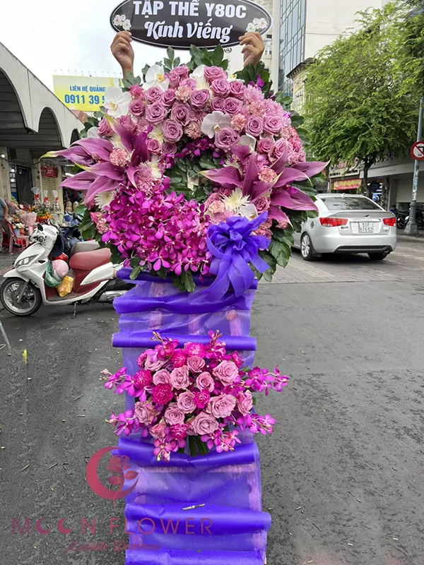 Vòng hoa phúng điếu - Đức Tin