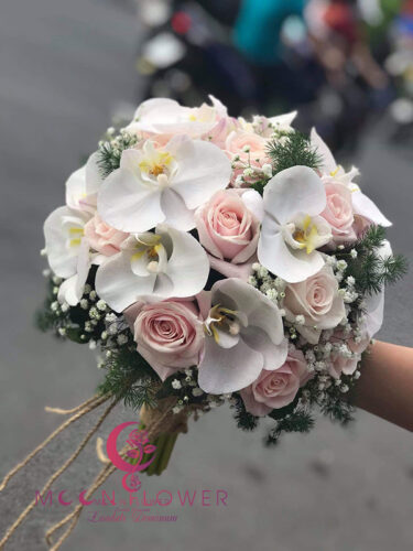Bó hoa cầm tay cô dâu - Qúy phái