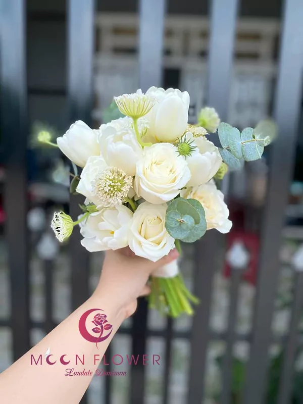 Bó hoa cầm tay cô dâu - Sang trọng