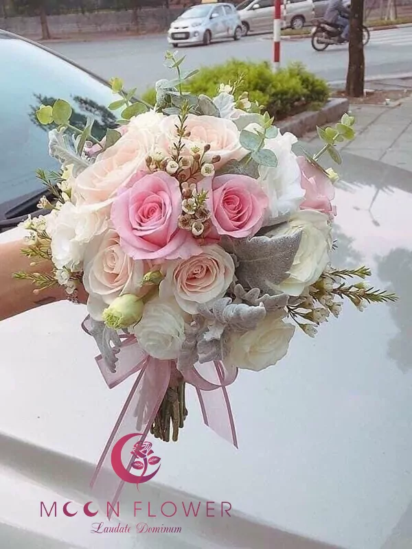 Bó hoa cưới cầm tay - Tình sắc son