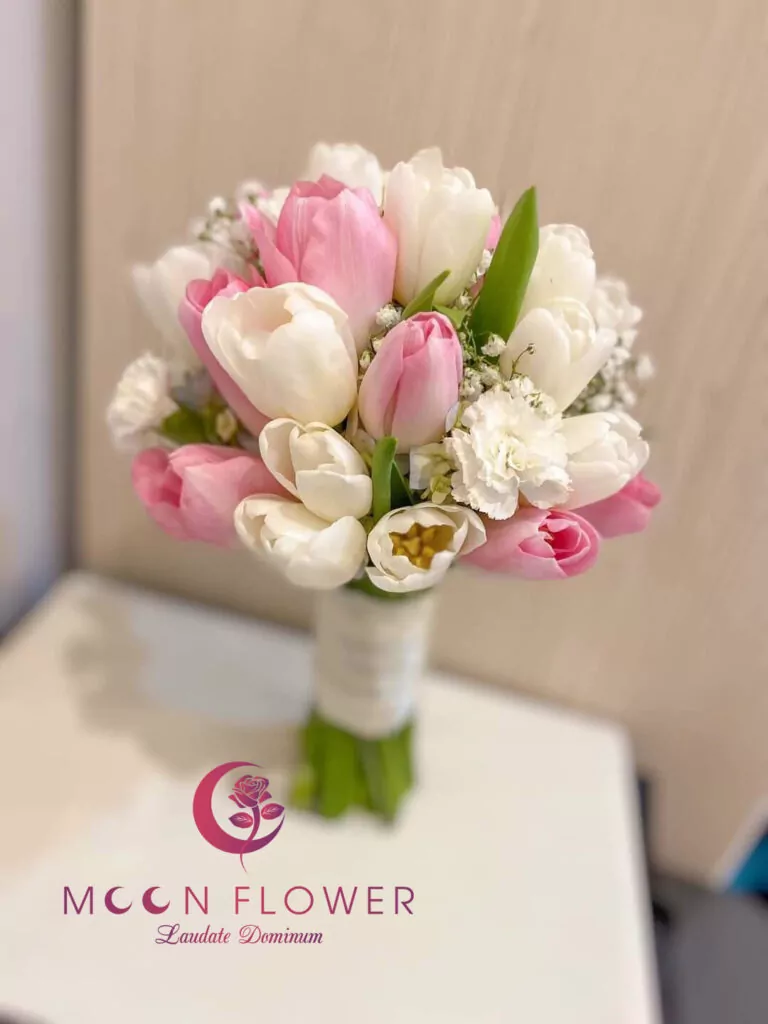 Hoa cầm tay cô dâu tulip - Ngày em đẹp nhất