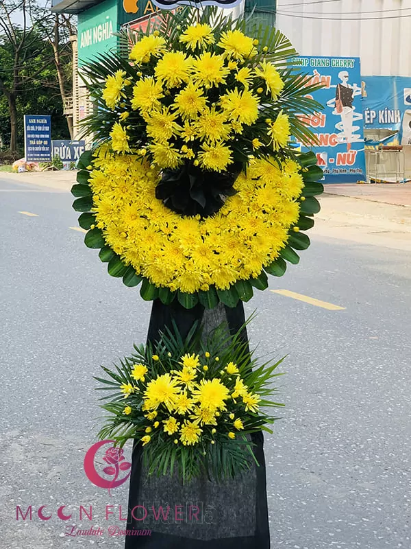 Vòng hoa cúc vàng 2 tầng - Kính dâng