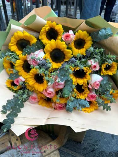 Bó hoa tặng hội nghị - Cảm Kích