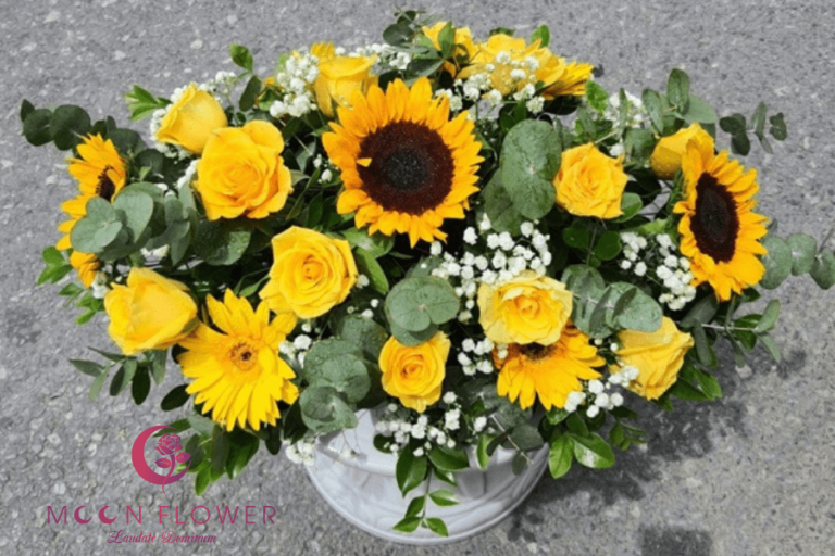 Hoa để bàn hội nghị - Khác Biệt