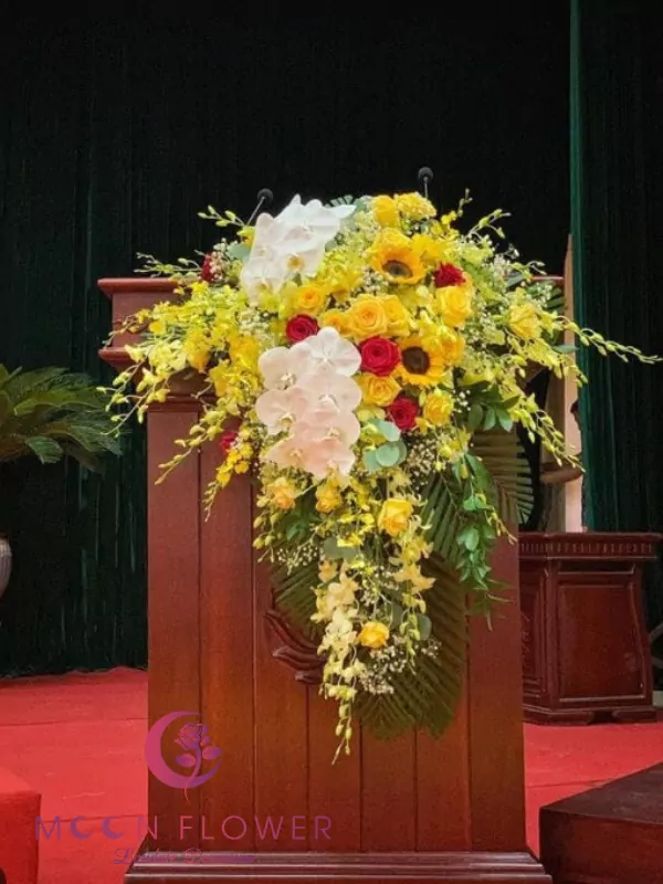 Hoa bục phát biểu –Tôn vinh