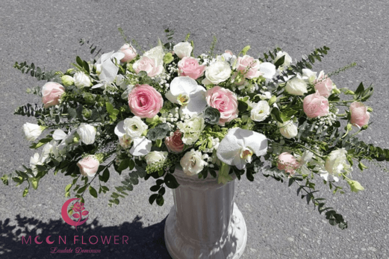 Hoa để bàn hội nghị - Thưởng Thức