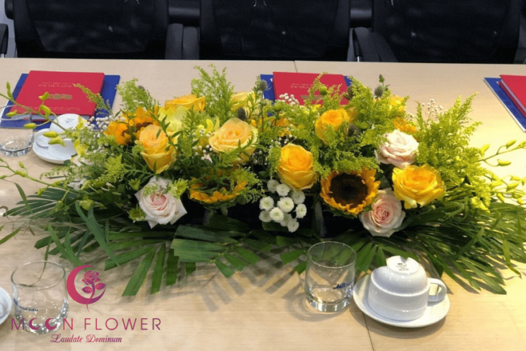 Hoa để bàn hội nghị - Chu Đáo