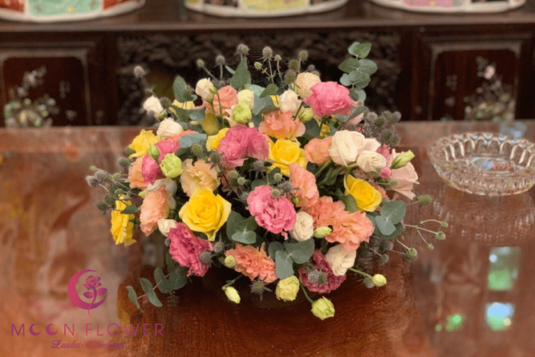 Bát hoa để bàn hội nghị - Tươi Mới