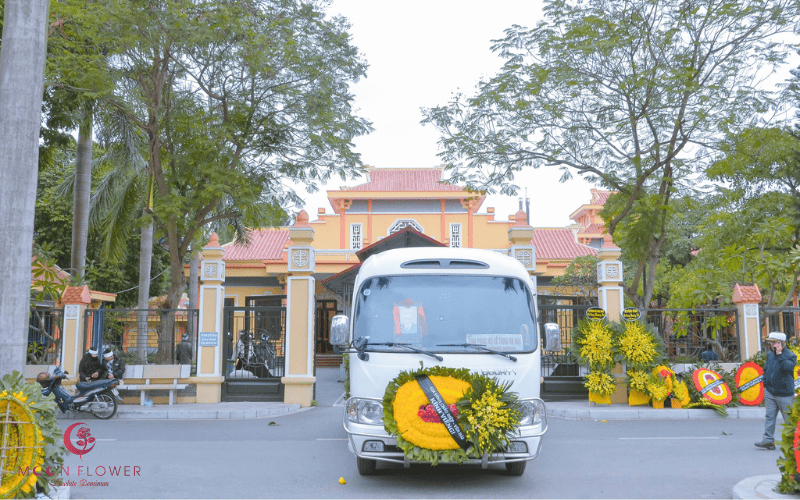 Dịch vụ đặt vòng hoa tang lễ nghĩa trang Văn Điển