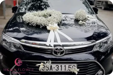 Hoa trên xe (SET18) Hoa trang trí xe cưới trái tim baby - Ưng Ý