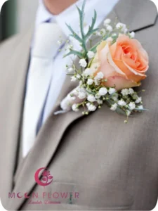 Hoa cài áo chú rể (SET38) Xe hoa cưới mầu trắng cam - Sức Sống Mới Suc