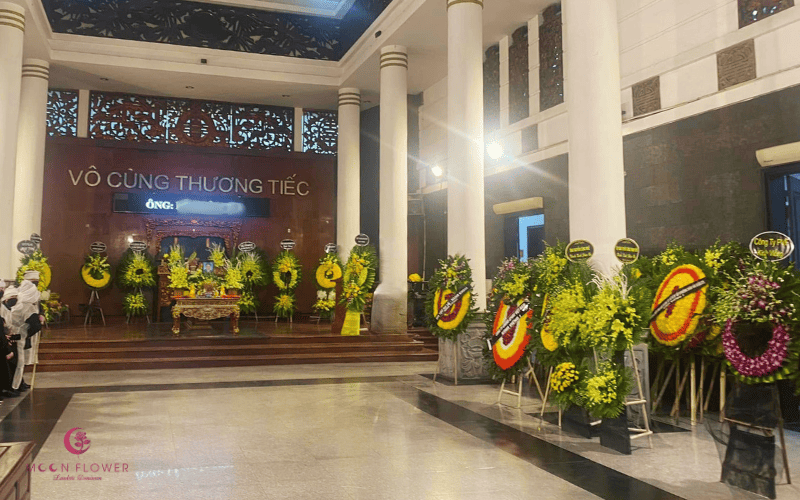 Đặt vòng hoa tại Nhà tang Bệnh viện 354