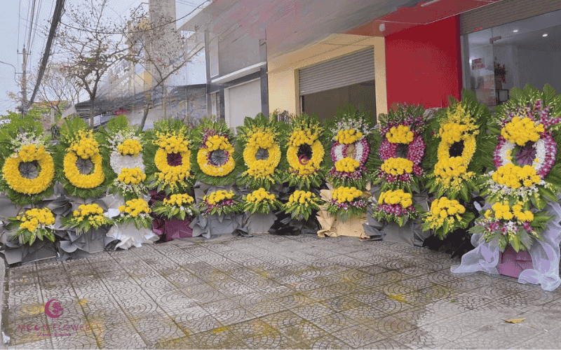 Mẫu vòng hoa tại nhà tang lễ Việt Xô thường dùng