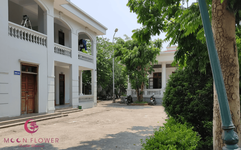Hình ảnh chụp sân Nhà tang lễ tại Long Biên