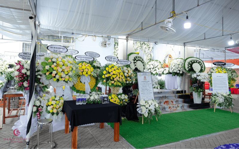 99+ mẫu vòng hoa đám tang Thủ Đức đẹp nhất