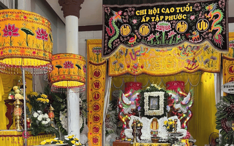 Bức liễn đám tang