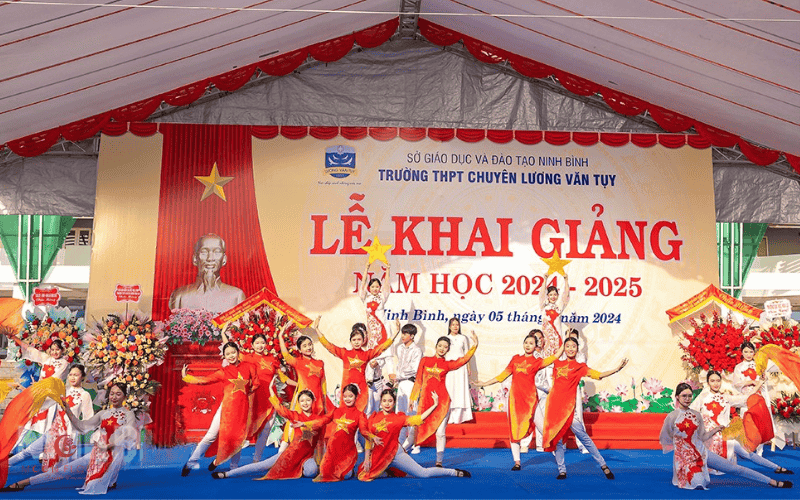 Lễ khai giảng năm học mới