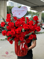 Giỏ hoa hồng đỏ nồng nhiệt