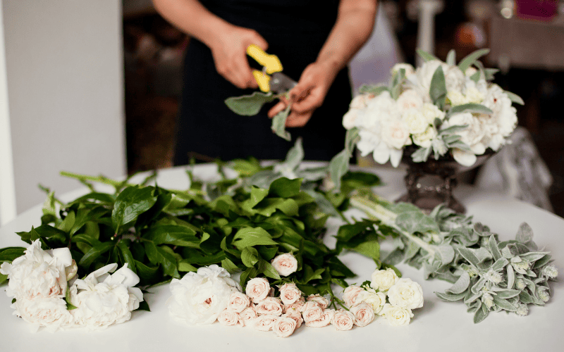 MoonFlower Store chi nhánh Hồ Tùng Mậu tuyển thợ chính cắm hoa