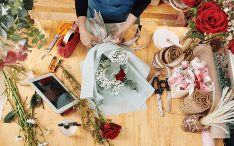 MoonFlower Store tuyển dụng học viên cắm hoa cơ bản