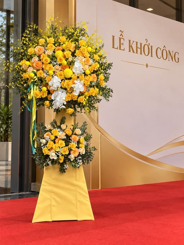 Lẵng hoa mừng lễ khởi công một công ty đầy rực rỡ tôn lên hứng khởi mới