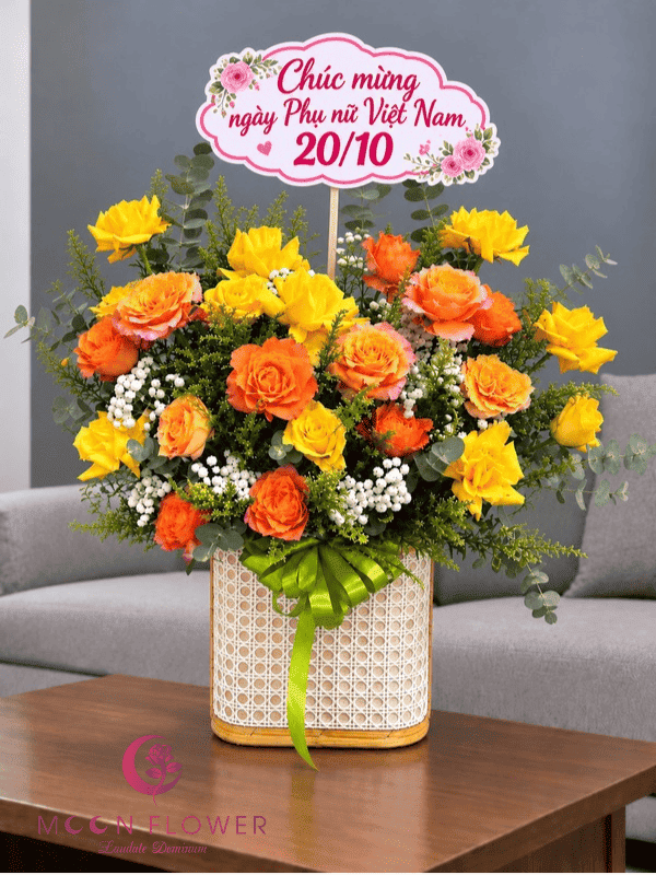 Giỏ hoa tặng ngày 20 tháng 10 - Nắng Tháng Mười đẹp, tinh tế